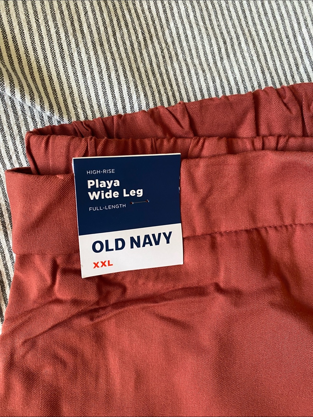 Old Navy Wide Leg Pants in Brick Red - Picture 2 of 4